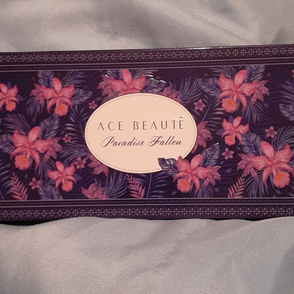 Ace beaute paradise falls eyeshadow palette